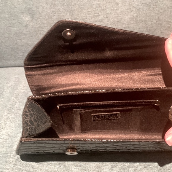 Lula Faux Croc Patent Clutch - Picture 4 of 4